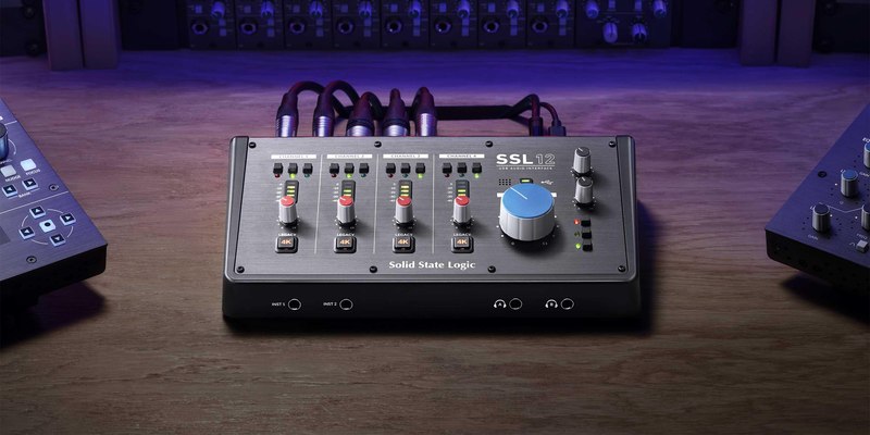 نمای کارت صدای SSL 12 در استودیوی ضبط برای بررسی قیمت و امکانات