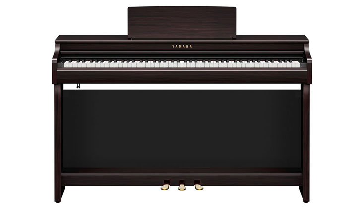 Yamaha CLP 825